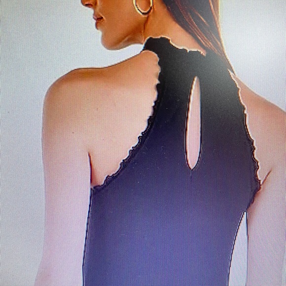 Express Halter Neck Tank - Picture 2 of 9